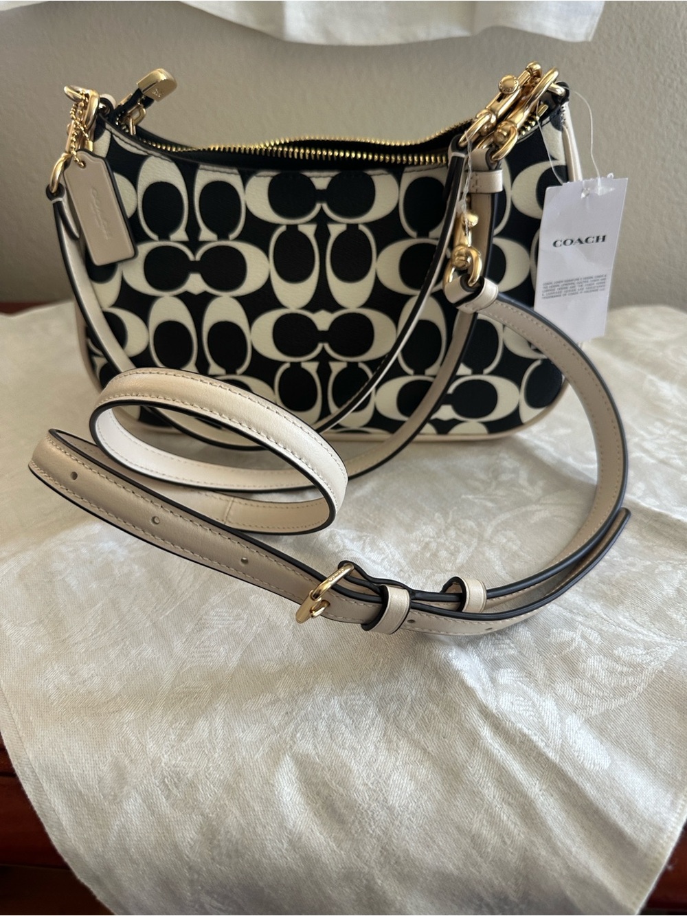 COACH Teri Shoulder Bag In Signature Canvas - Picture 6 of 9